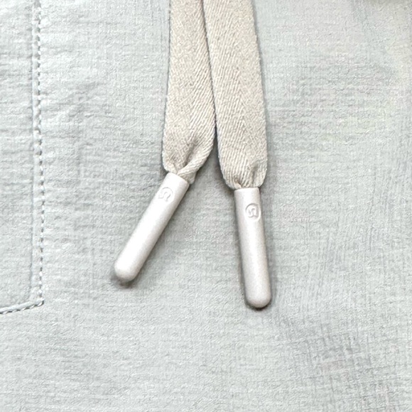 Lululemon Activewear Shorts Size XL Light Cream Khaki 7" Inseam Men's - Picture 5 of 13